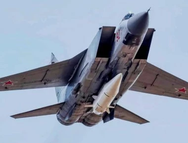 Kh-47M2 Kinzhal: Το απίστευτο μη ανασχέσιμο ρωσικό όπλο που άλλαξε τα δεδομένα στην Συρία μόνο με την ύπαρξή του!